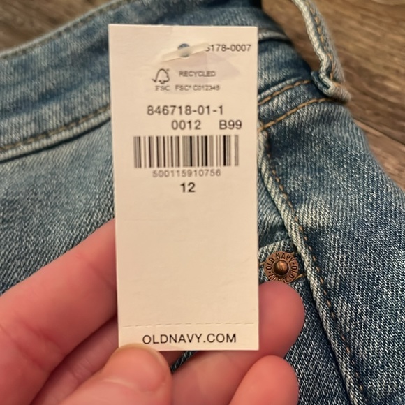Old Navy Size 12 Jean Shorts - Picture 2 of 3